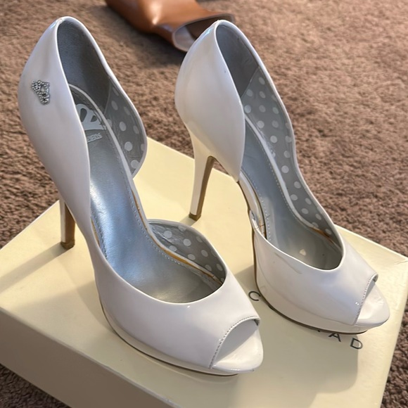 heels - Picture 2 of 5